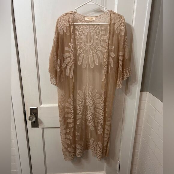 Beige Lace wrap - Picture 1 of 4